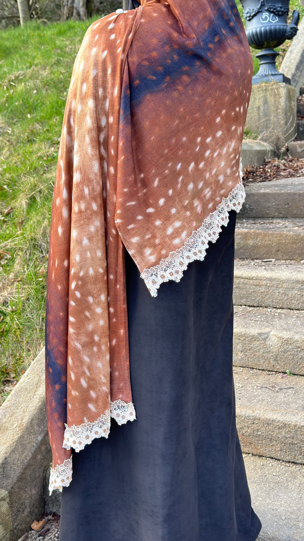 Signature Deer Print Jersey Lace Hijab